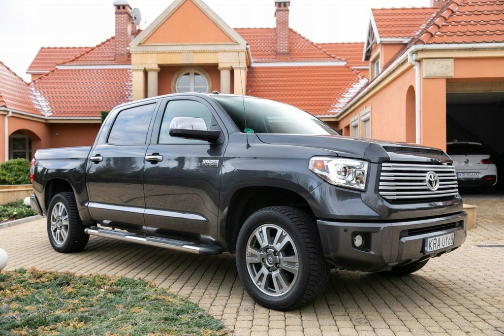 Toyota Tundra 5.7 V8 Platinum CrewMax. Europa. - 8754065825 - oficjalne