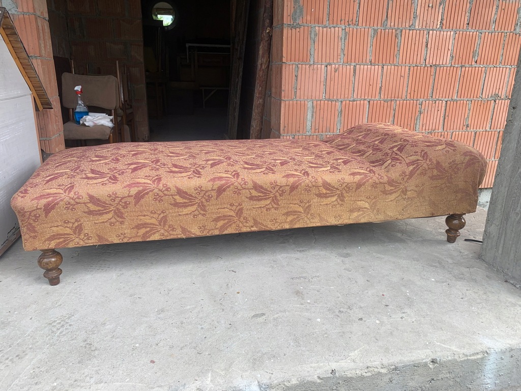 STARA LEŻANKA SOFA