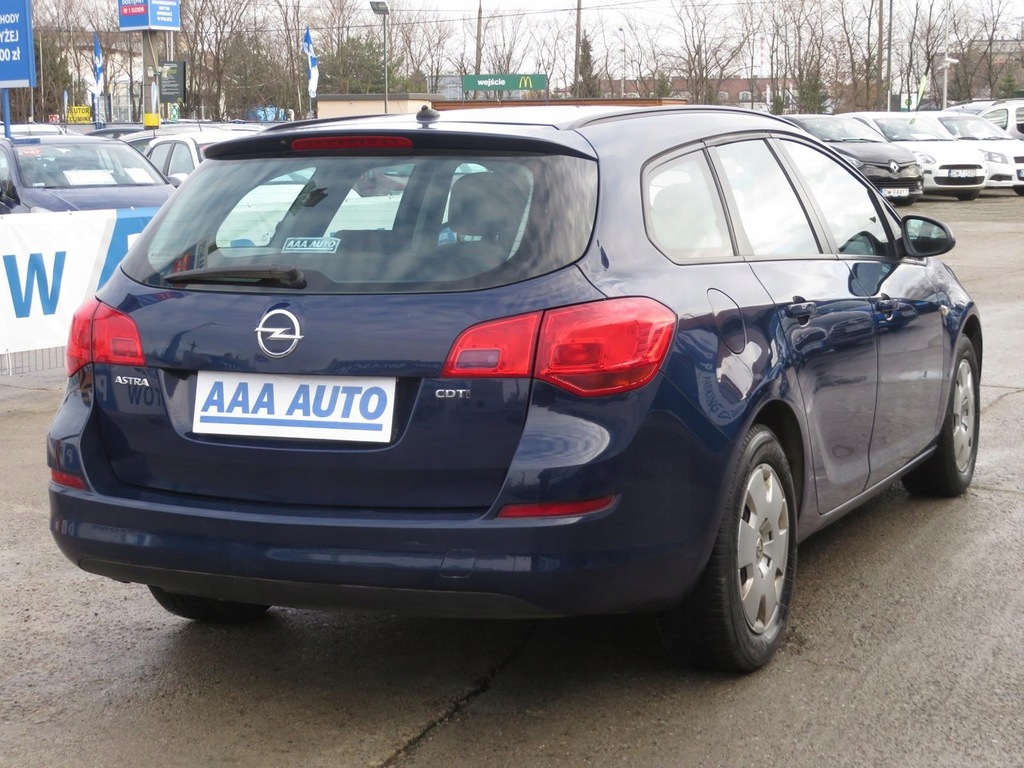 Купить Opel Astra 1.7 CDTI, польский автосалон, авторизованный сервисный центр.: отзывы, фото, характеристики в интерне-магазине Aredi.ru