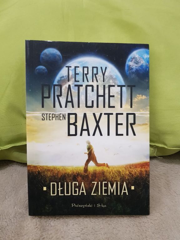 Długa Ziemia, Terry Pratchett