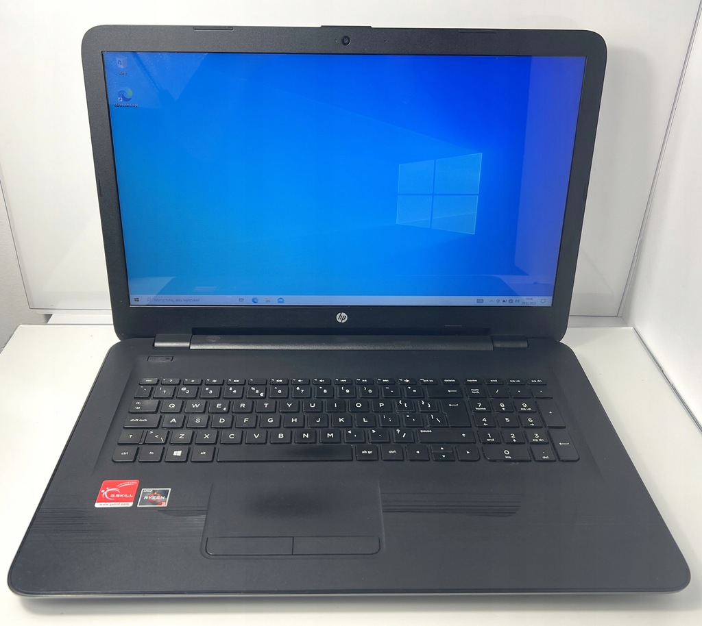 Laptop HP TPN-W122 17-Y042NB AMD A9 / 8 GB / 256 GB SSD
