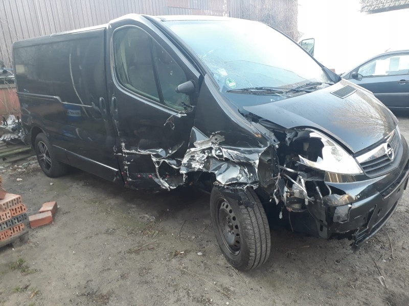 Opel Vivaro 2014 uszkodzony przebieg 180 tys km
