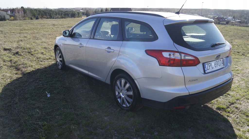 Ford Focus Kombi 2012r. srebrny 1.6 TDCI 95KM 7946402212