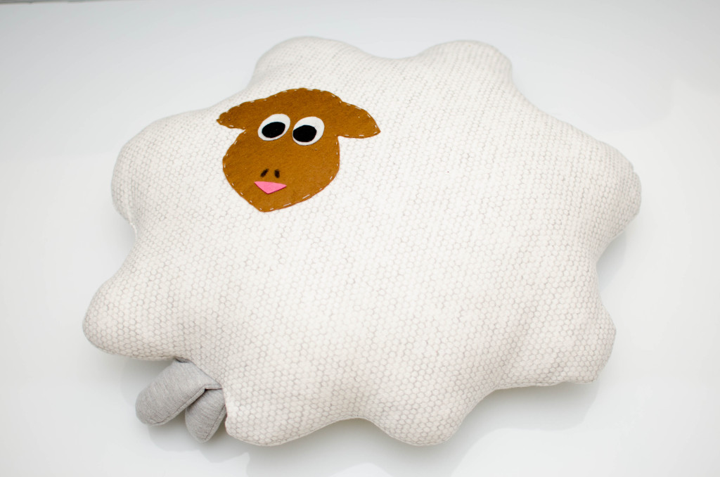 poduszka owieczka owca handmade NA KOTY