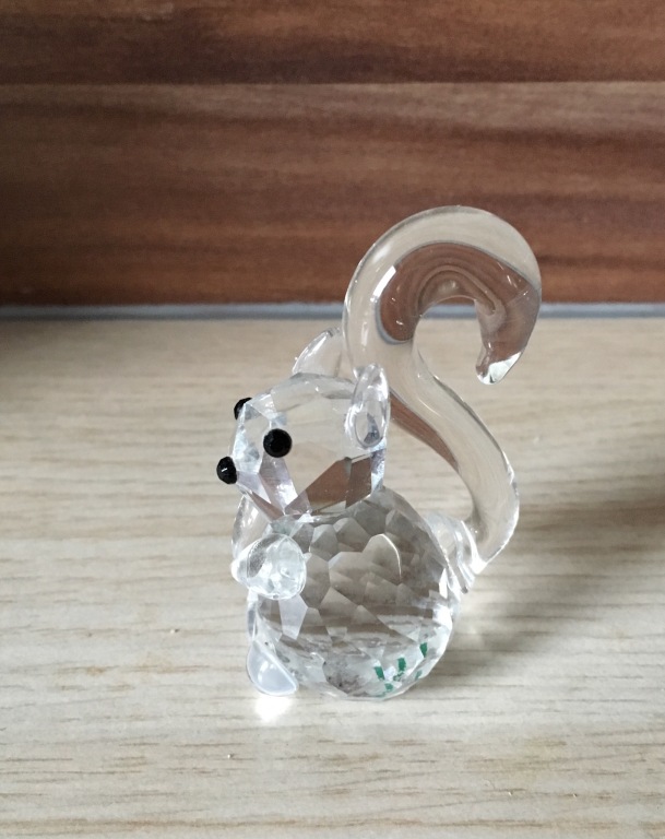 Figurka szklana Swarovski - wiewiórka 6x4 cm