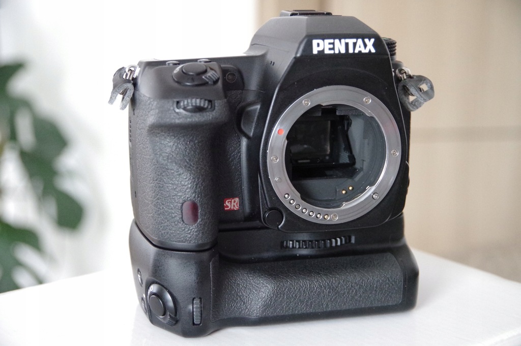 Pentax K-5 z oryginalnym gripem D-BG4,stan b.dobry