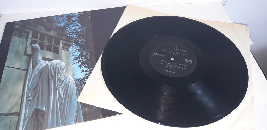 Купить МЕРТВЫЕ МОГУТ ТАНЦОВАТЬ ПОД УМИРАЮЩИМ СОЛНЦЕМ: отзывы, фото и ...