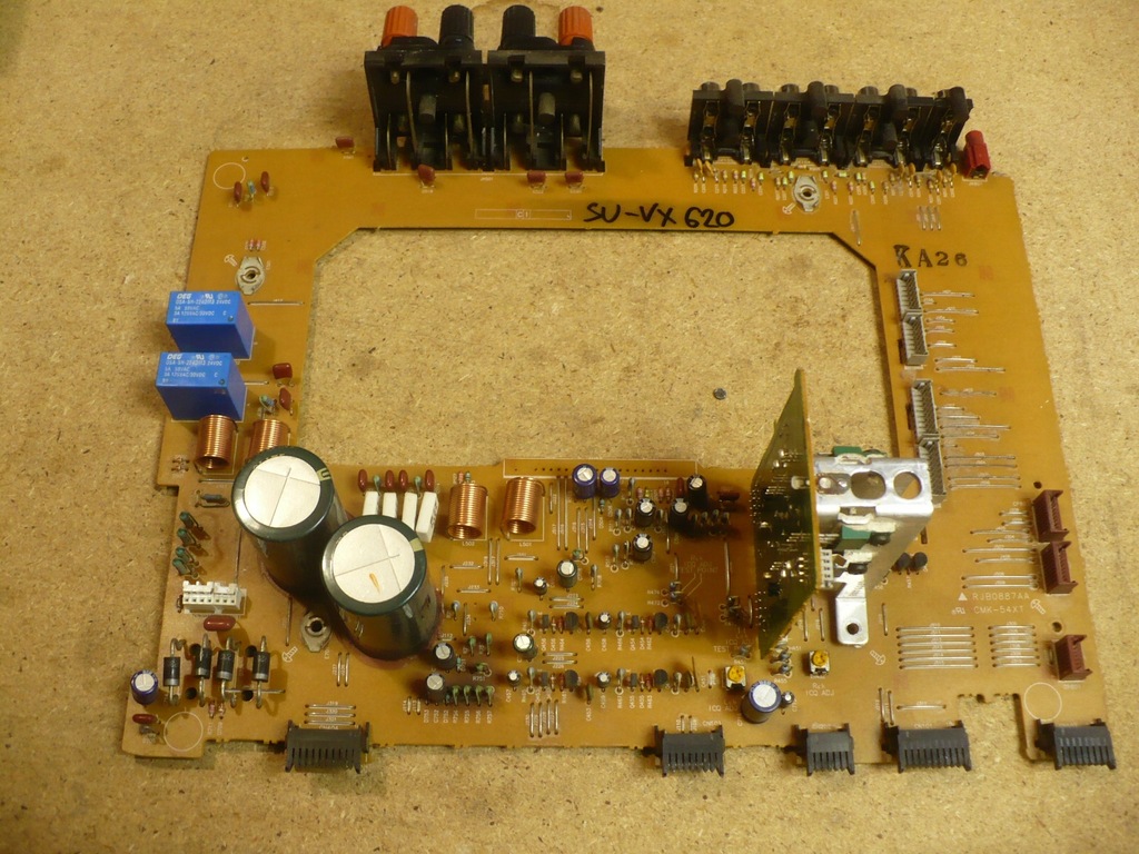 WZMACNIACZ TECHNICS SU-VX620 - PŁYTKI