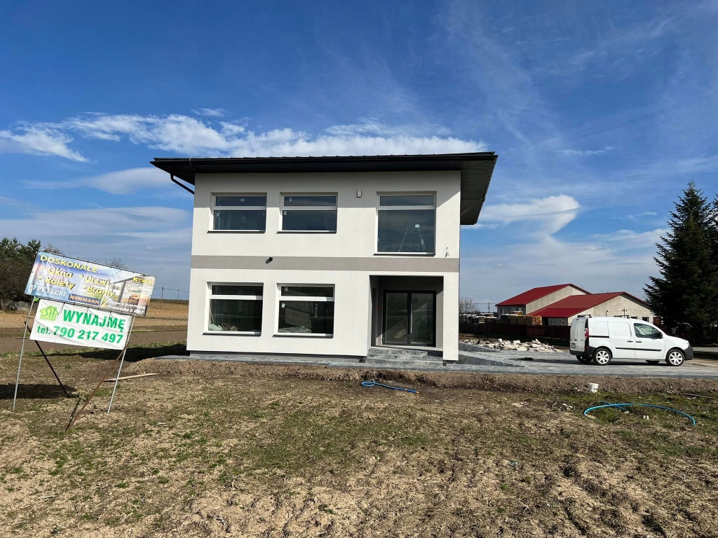 Komercyjne, Orły, Orły (gm.), 162 m²