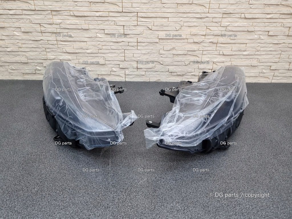 FERRARI 812 LAMPY REFLEKTORY LAMPA HEADLAMPS