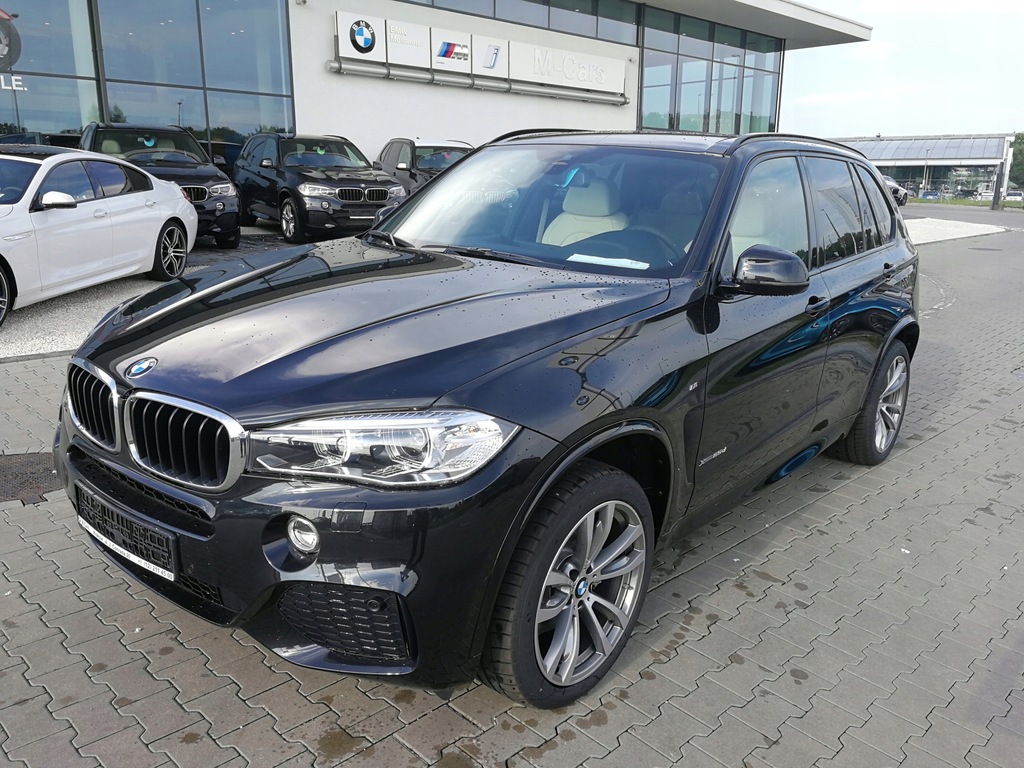 Nowe BMW X5 25d, M Pakiet, szarifowaczarny met