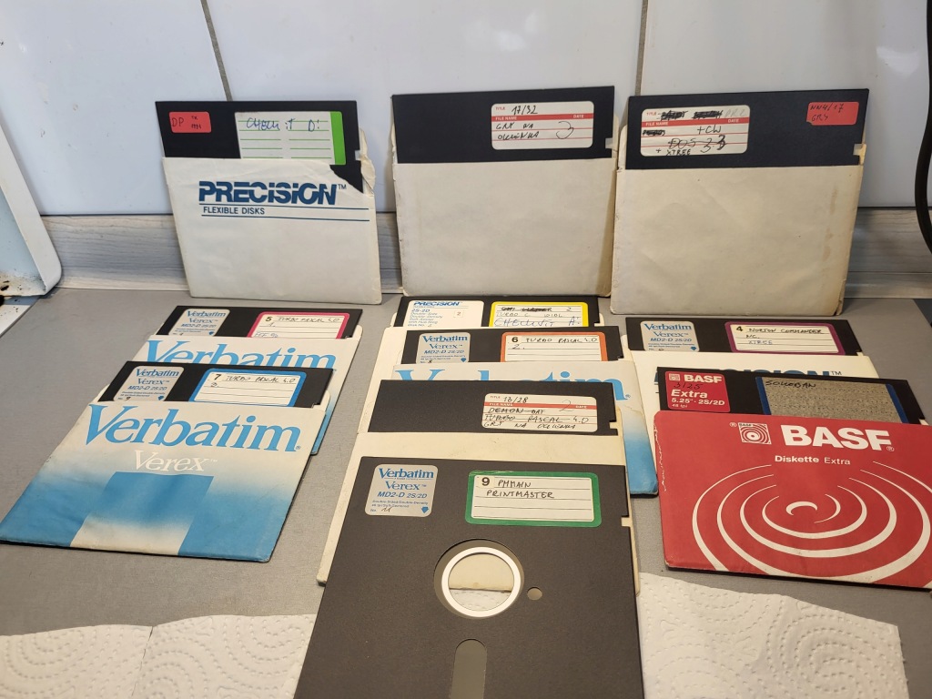 Dyskietka VINTAGE Komputerowa z lat 80-tych COMMODORE 5,25cala 10 sztuk