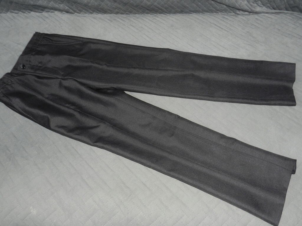 Spodnie chłopięce C&A rozm.140 cm