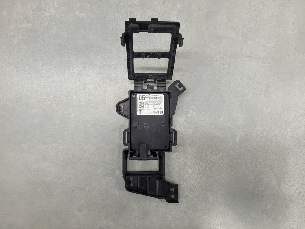 Radar czujnik martwego pola distronic przód mocowanie Mercedes CLA X117 117