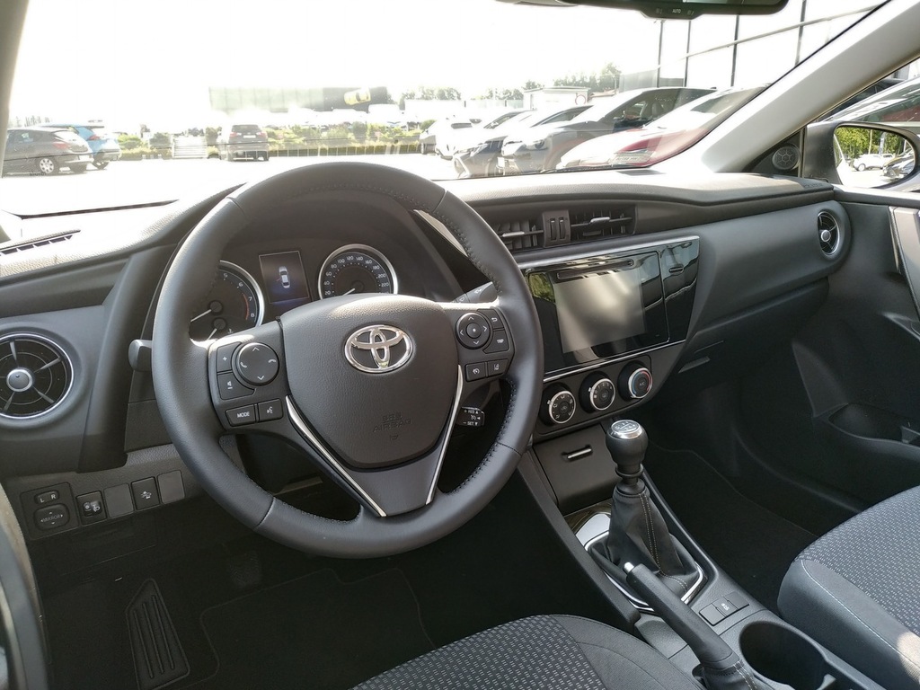Toyota Corolla 1.6 Classic Plus Gwarancja ISOFIX T