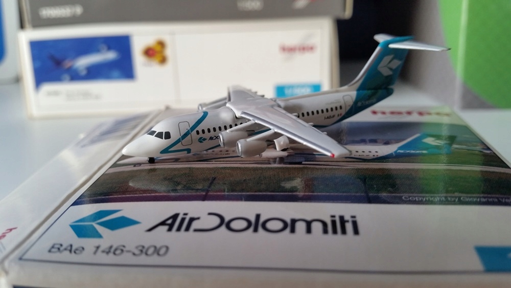 Купить 1:500 BAe 146-300 Air Dolomiti Herpa: отзывы, фото, характеристики в интерне-магазине Aredi.ru