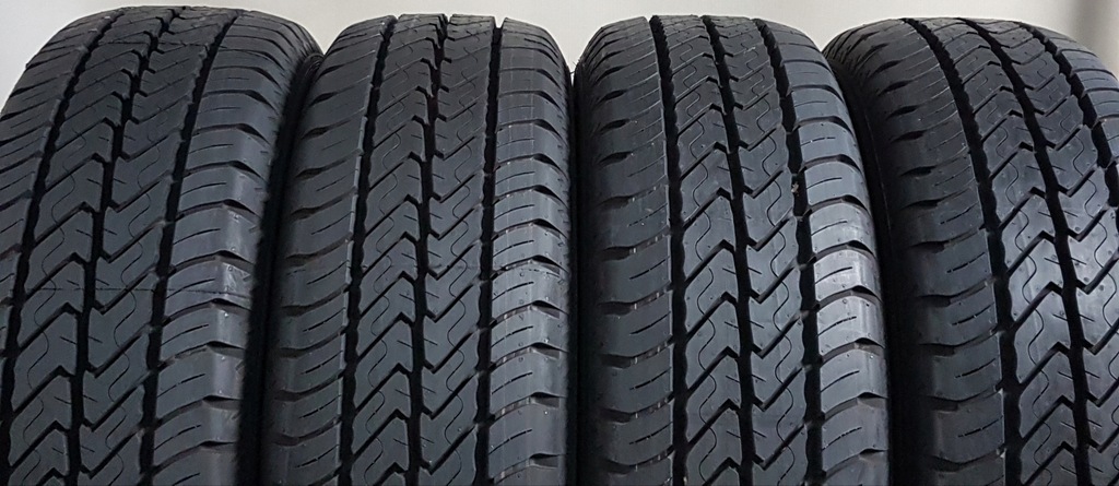 215/60R17C 109/107T Dunlop Econodrive