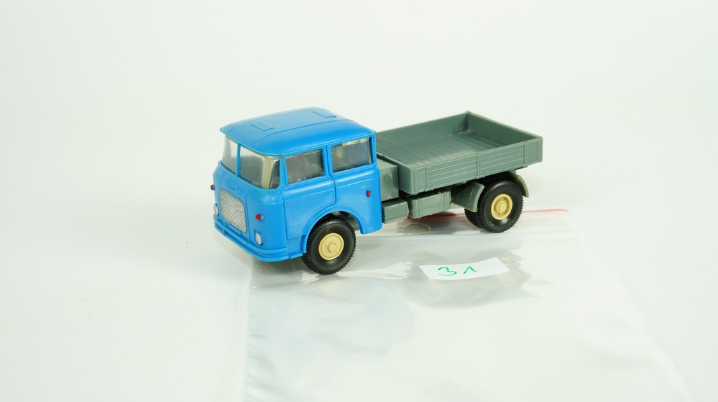 Model Auta PERMOT DDR (31) Skoda Skrzyniowa / Skala H0