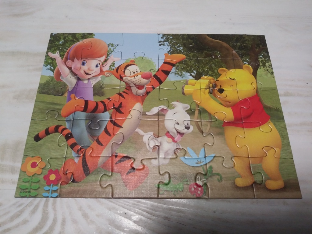 PUZZLE  "Moi przyjaciele Tygrys i Puchatek" TREFL