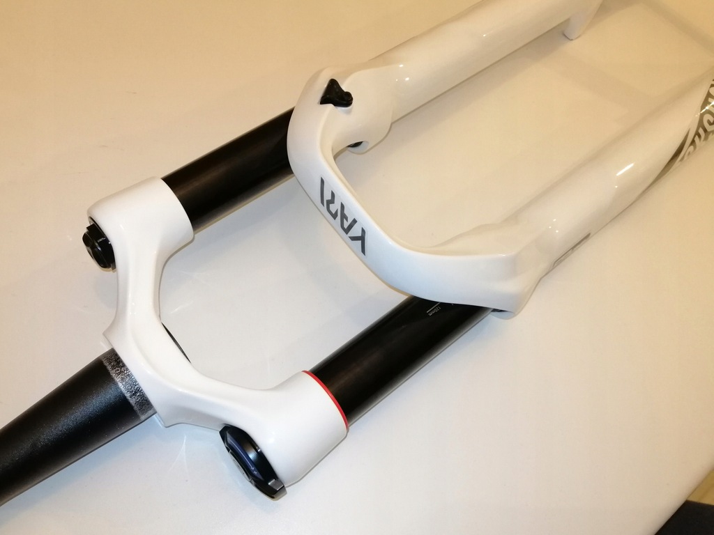 ROCK SHOX YARI RC 27.5