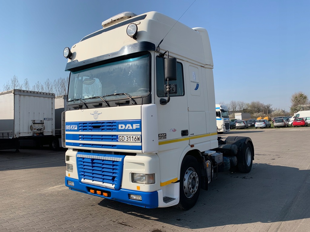 Daf xf 95 euro 2. Daf ft95. грузовик даф 95 xf. Daf xf 95. тягачи daf xf 95.