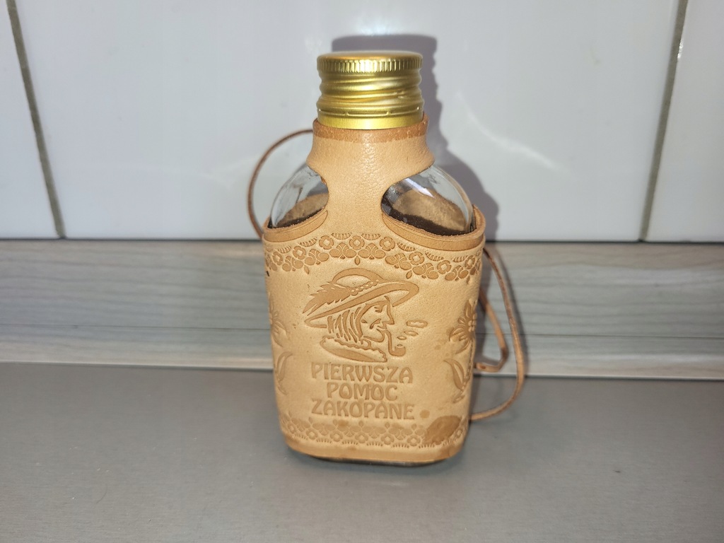 Piersiówka butelka w skórze z rzemykiem ZAKOPANE