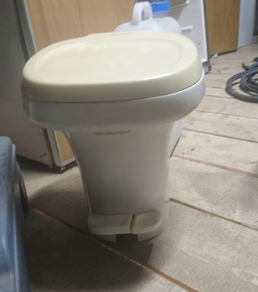 TOALETA WC THETFORD AQUA MAGIC IV PRZYCZEPA KAMPER 12567149772