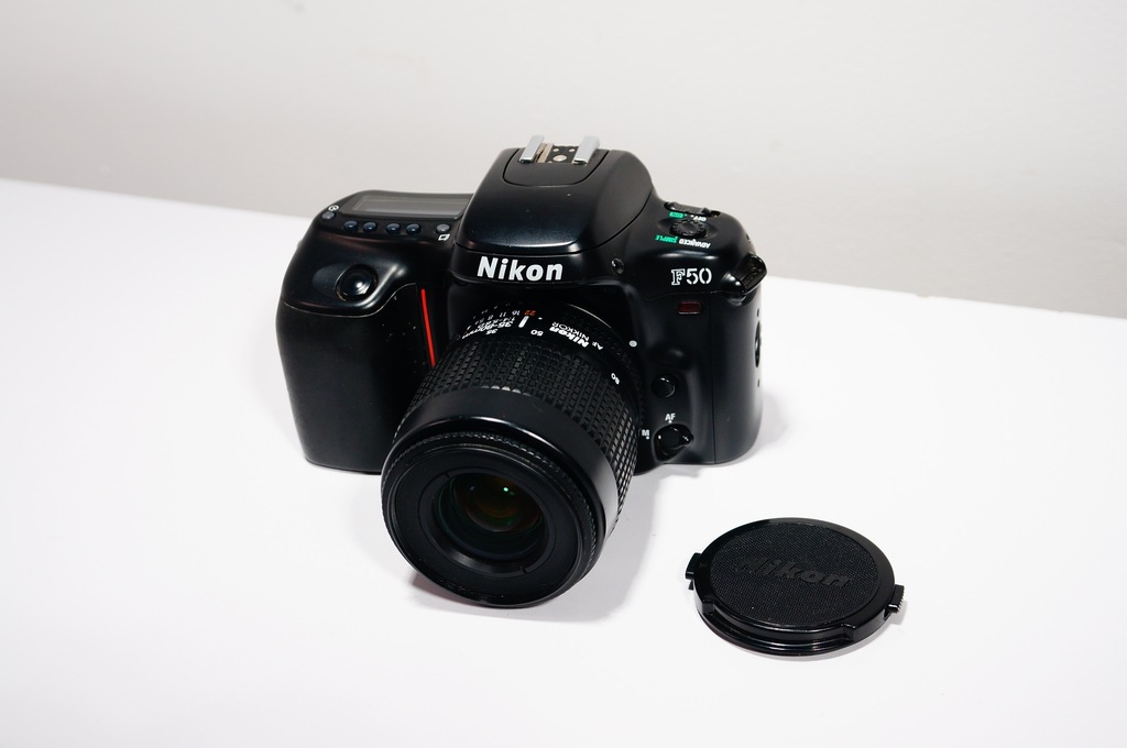 Aparat Analogowy Nikon F50 + Obiektyw