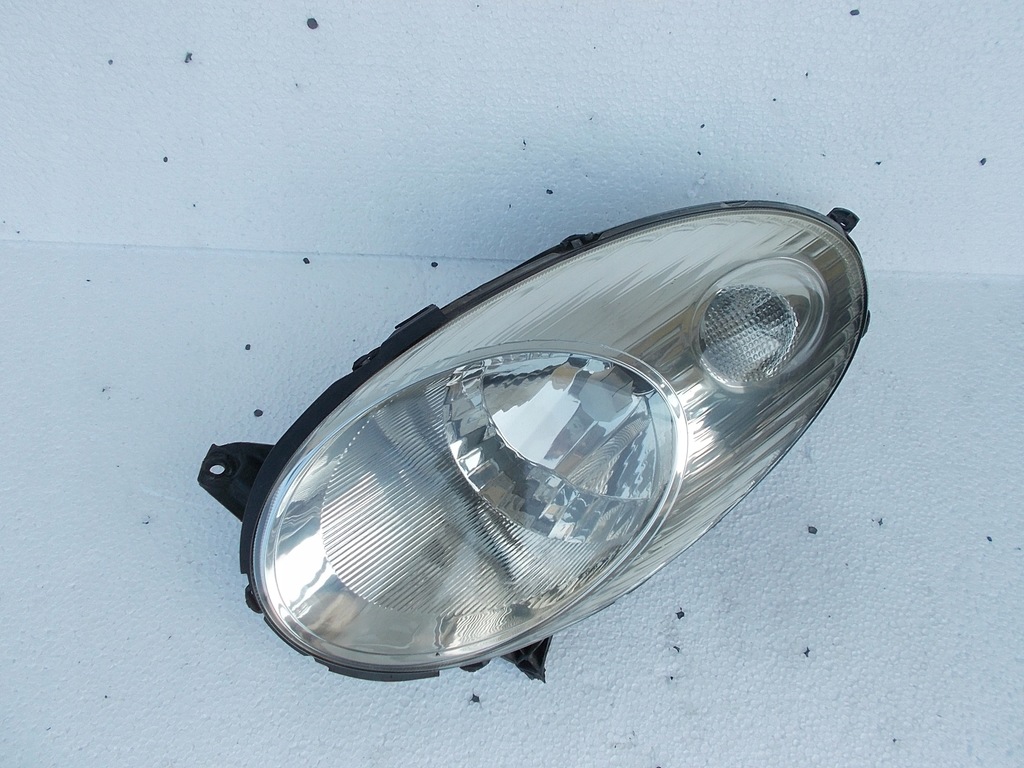 Reflektor lampa lewa Nissan Micra K12 Euro 7542366367