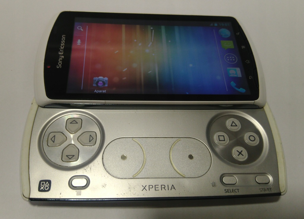 Sony Ericsson Xperia Play R800i Playstation BOX