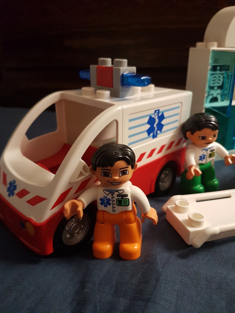 Lego duplo karetka szpital lekarz