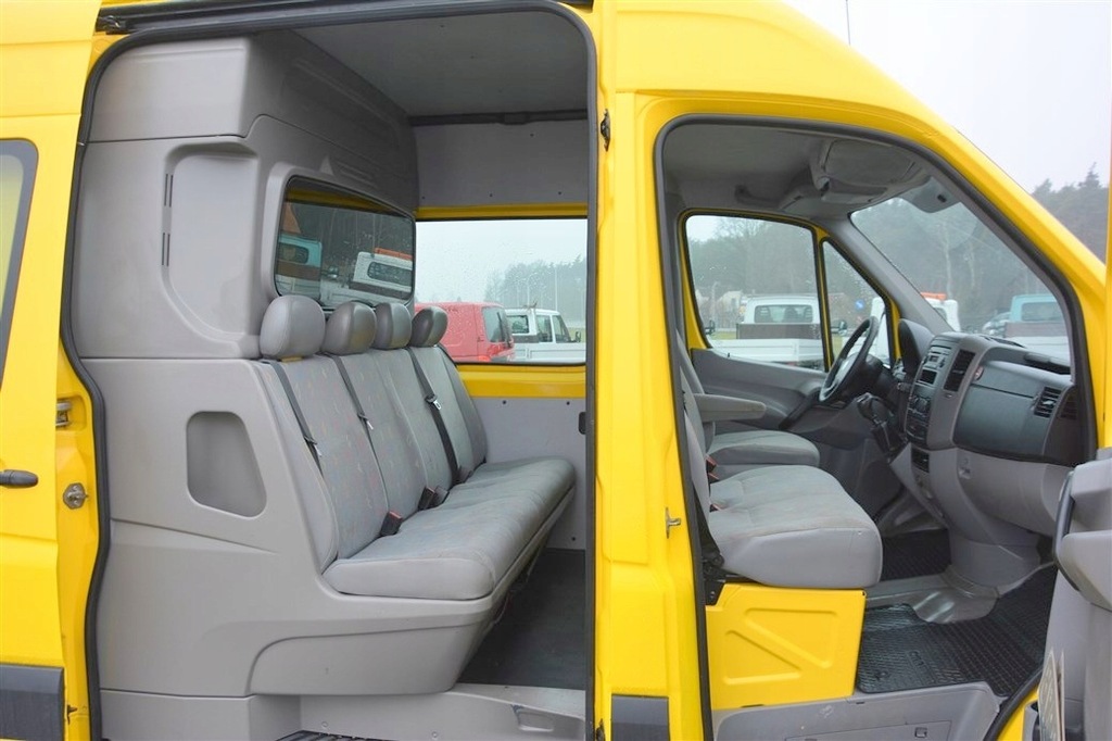 VOLKSWAGEN CRAFTER 2,5 TDI DOKA BRYGADÓWKA 7OSÓB