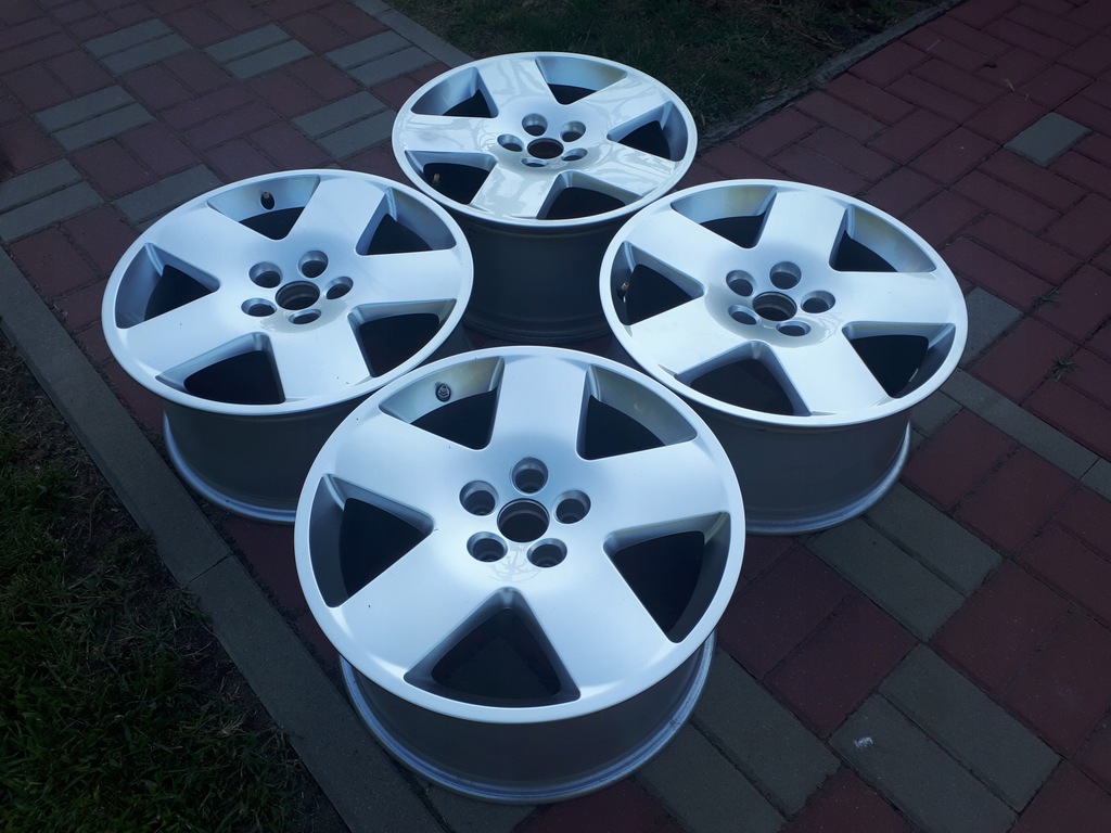Kute felgi Ronal FLAT FIVE 18 5x112 8,5j ET45 audi