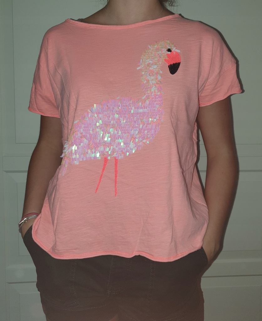 różowa koszulka Zara z flamingiem