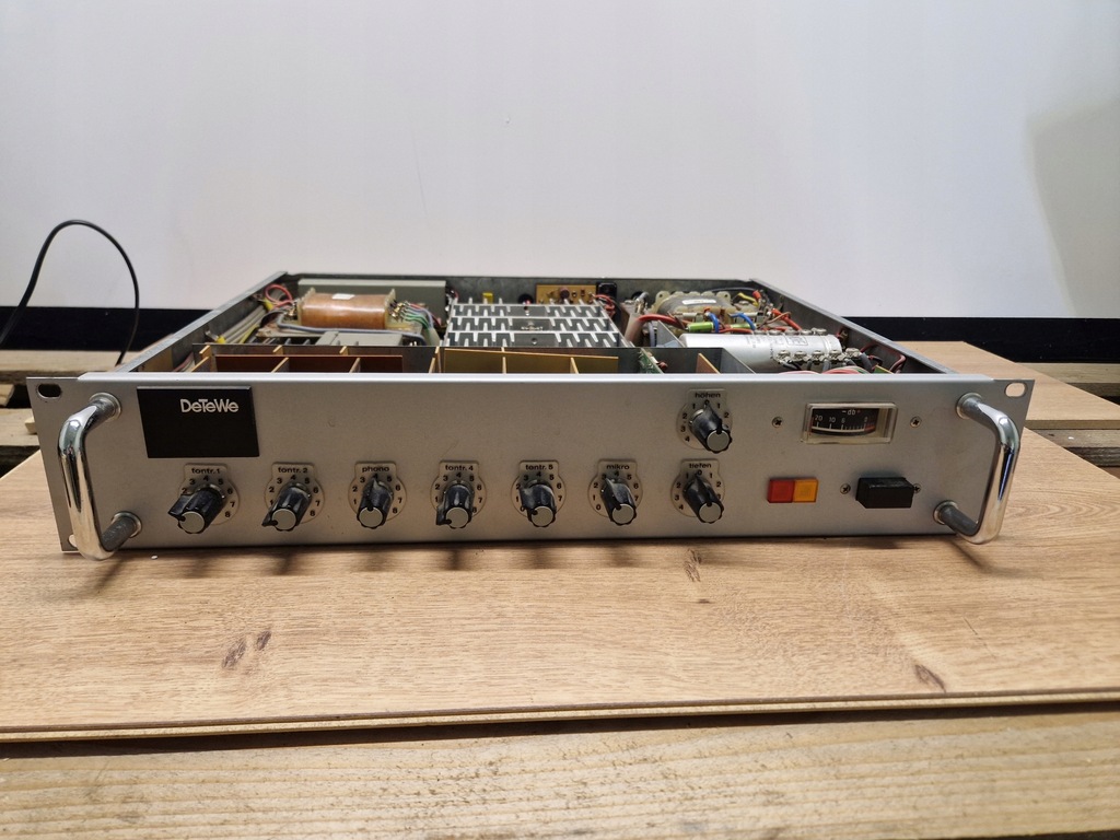 Końcówka mocy Dynacord MV100