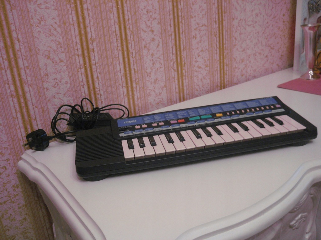 ORGANY.YAMAHA.PORTA SOUND.PSS-9