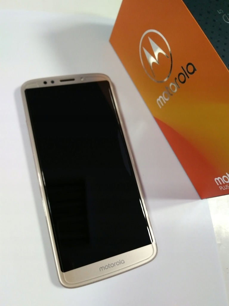 Motorola Moto E5 Plus 32/3GB Gwar