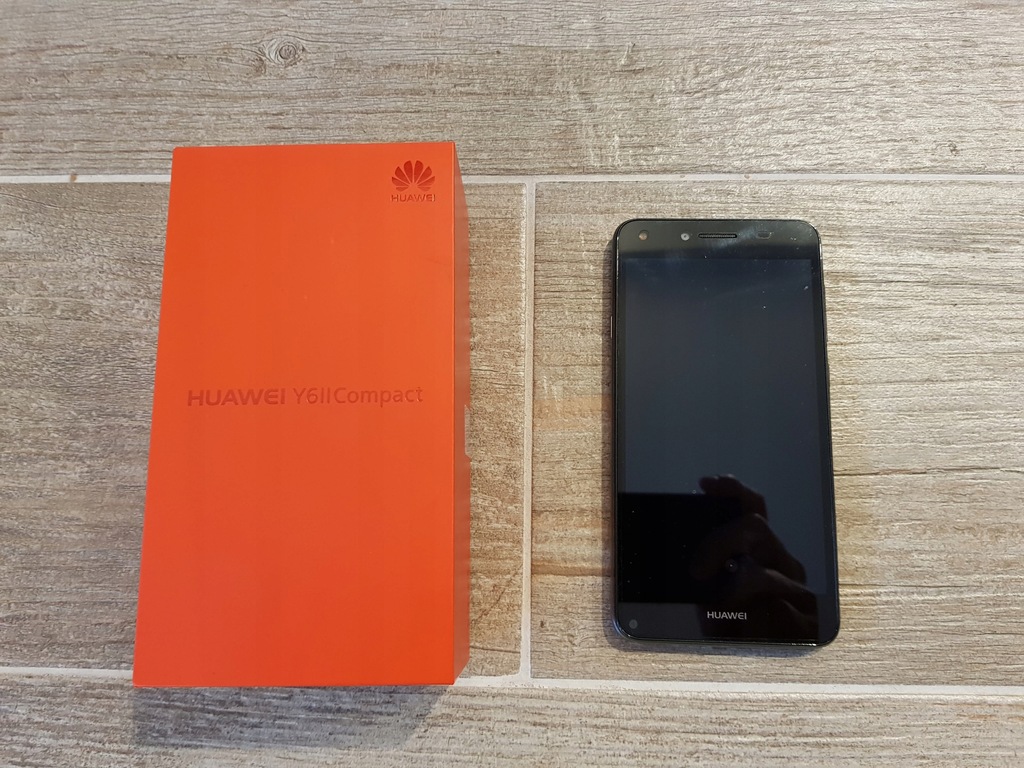 Sprzedam smartfon Huawei Y6 II Compact