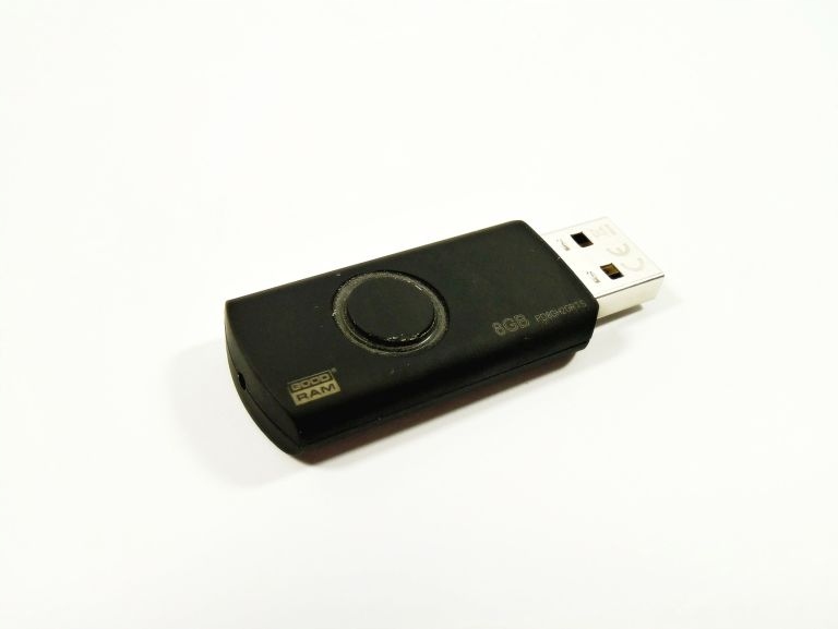 PENDRIVE GOODRAM 8 GB