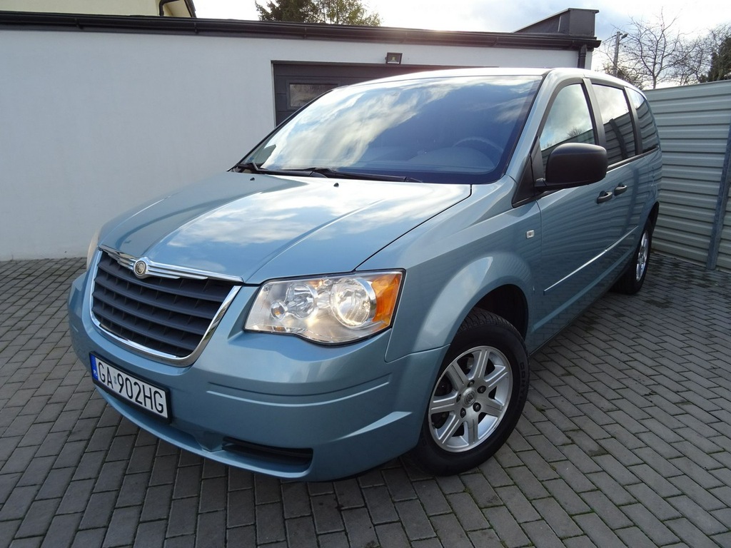 Chrysler Town & Country 3.8 V6 193KM Europa