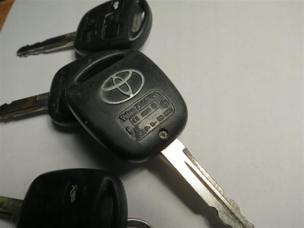 Toyota Avensis T25 Kluczyk Pilot Kompletny 736670A - 7665216407