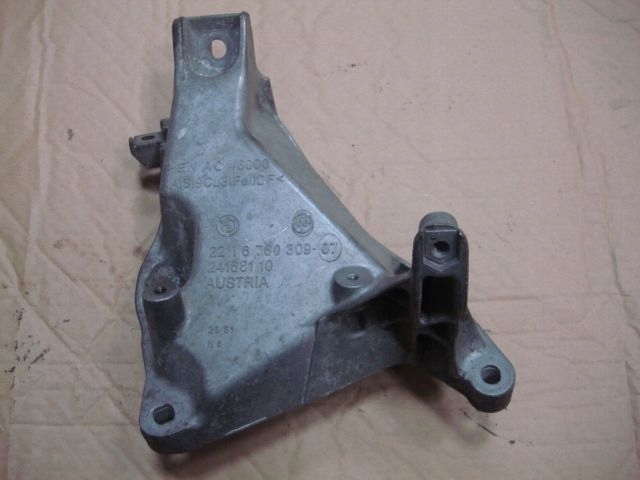 Łapa wspornik silnika BMW 1 E87 6760309