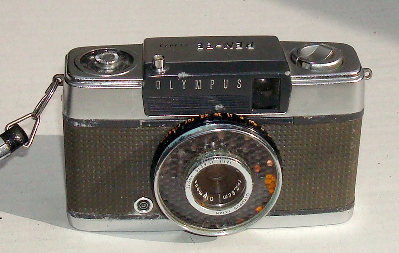 OLYMPUS PEN-EE - Made in JAPAN - stary aparat .