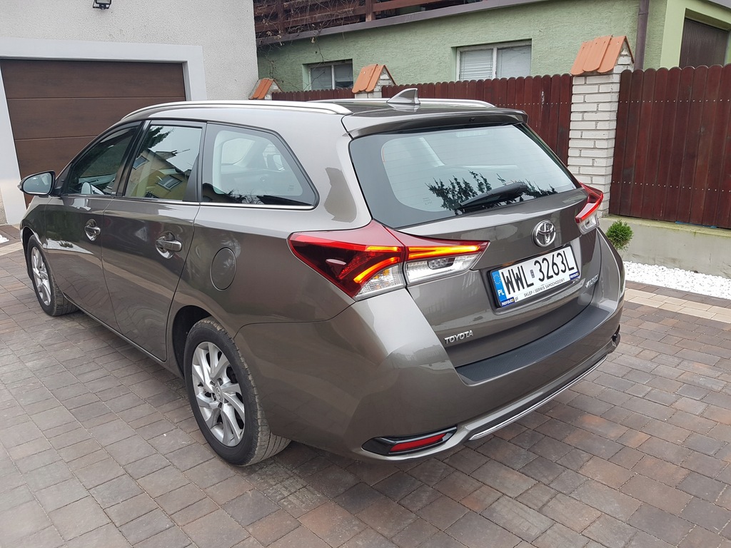 Купить Toyota Auris 1.6 D-4D 112KM 2016 Премиум Камера: отзывы, фото, характеристики в интерне-магазине Aredi.ru