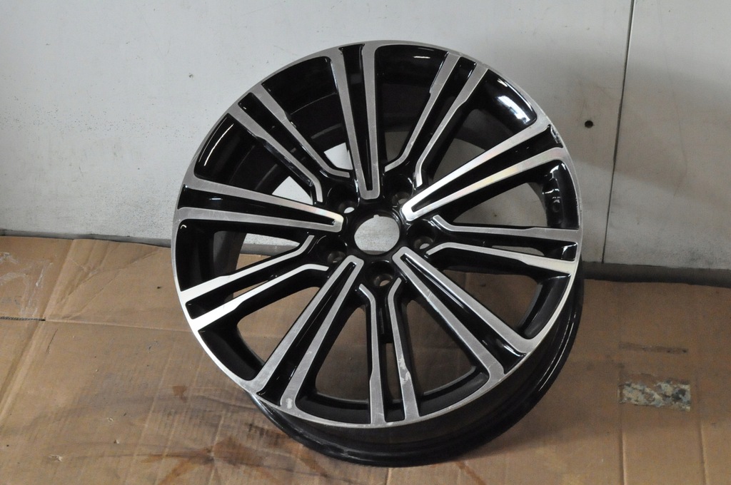 Felga aluminiowa Hyundai I40 IX20 8x18 5x114.3 ET 46 52910-3Z810