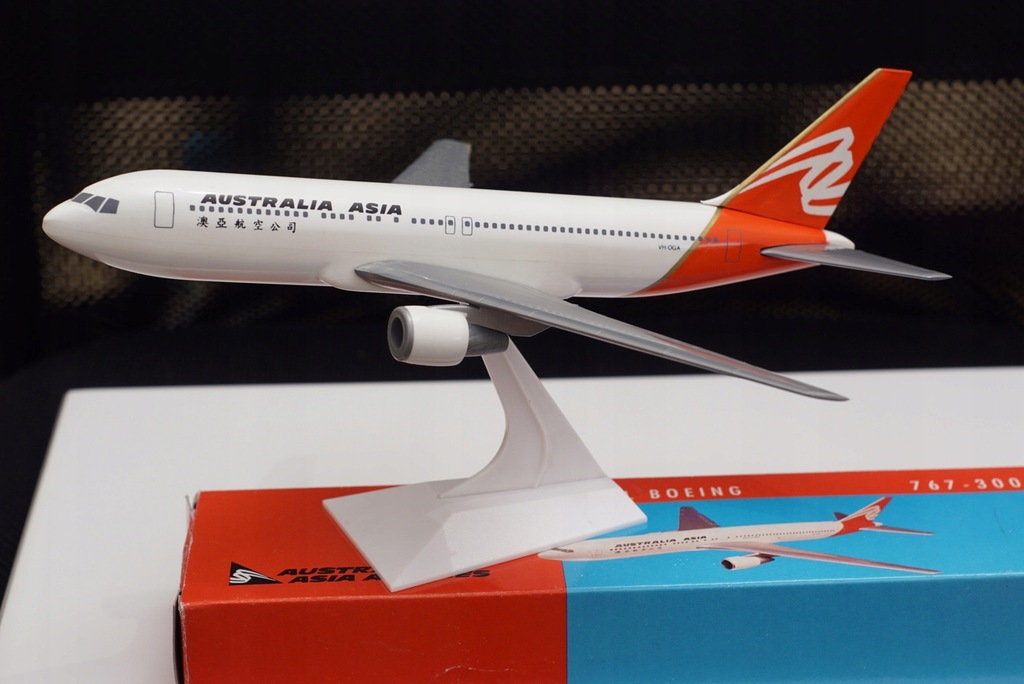 Australia Asia Boeing 767-300 skala 1:200