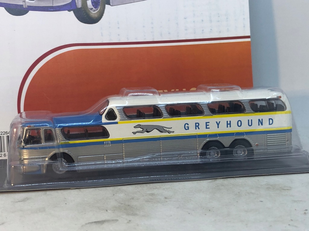 Kultowe autobusy Greyhound 1:72 45