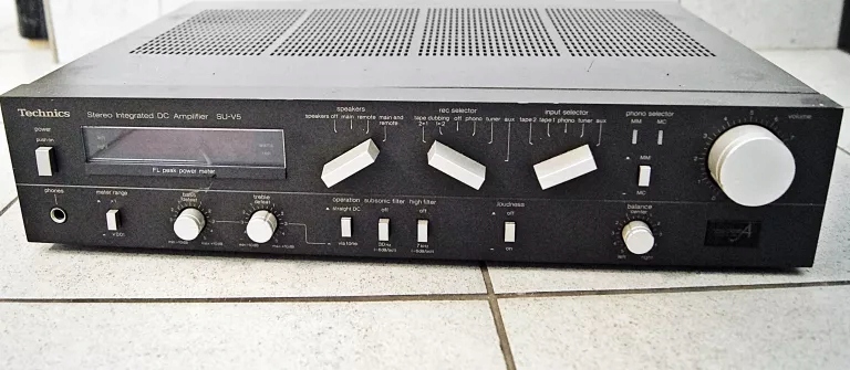WZMACNIACZ TECHNICS SU-V5