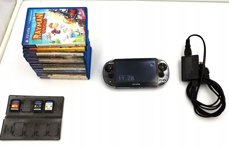 KONSOLA PS VITA PCH-1004 4GB + ŁAD + 15 GIER