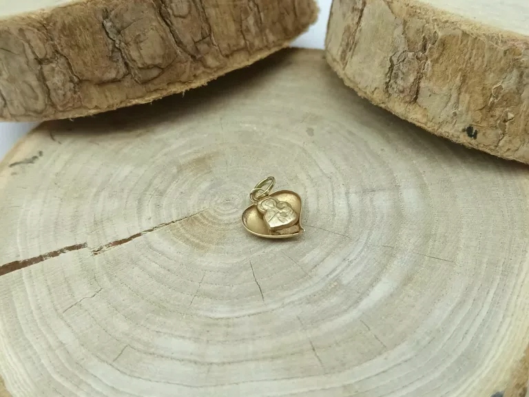 ZŁOTA ZAWIESZKA Z MATKĄ BOSKĄ 0,49/585